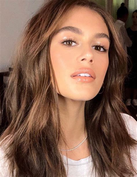 Kaia Gerber makeup tips